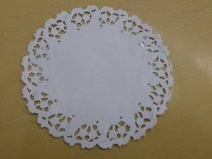 FUNDO RENDADO TAPETINHO 11CM (PCT COM100) em Joanópolis SP